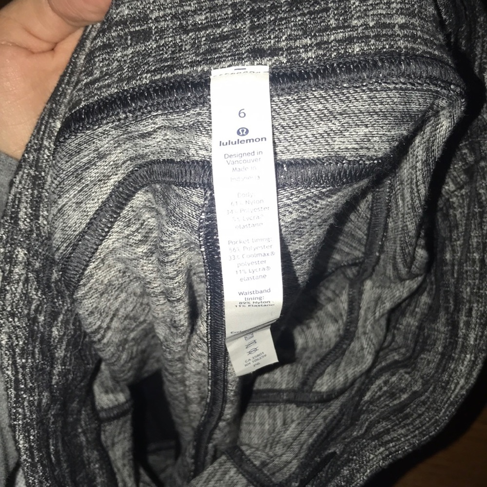 Patterned Lululemon joggers - Picture 3 of 3